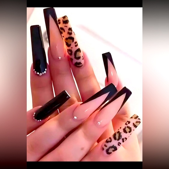 Other - Cheetah Girls Long Coffin 24 Ct. Press On Nail Set